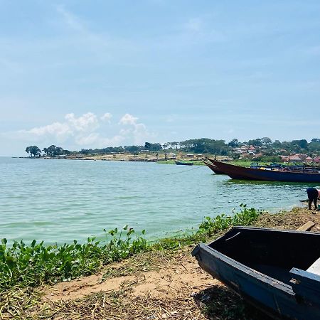 Homeonthenile Lake View Double Jinja Exterior foto